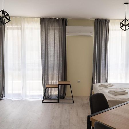 La Familia Apartments Warna Exterior foto