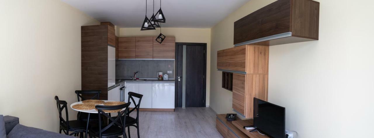 La Familia Apartments Warna Exterior foto