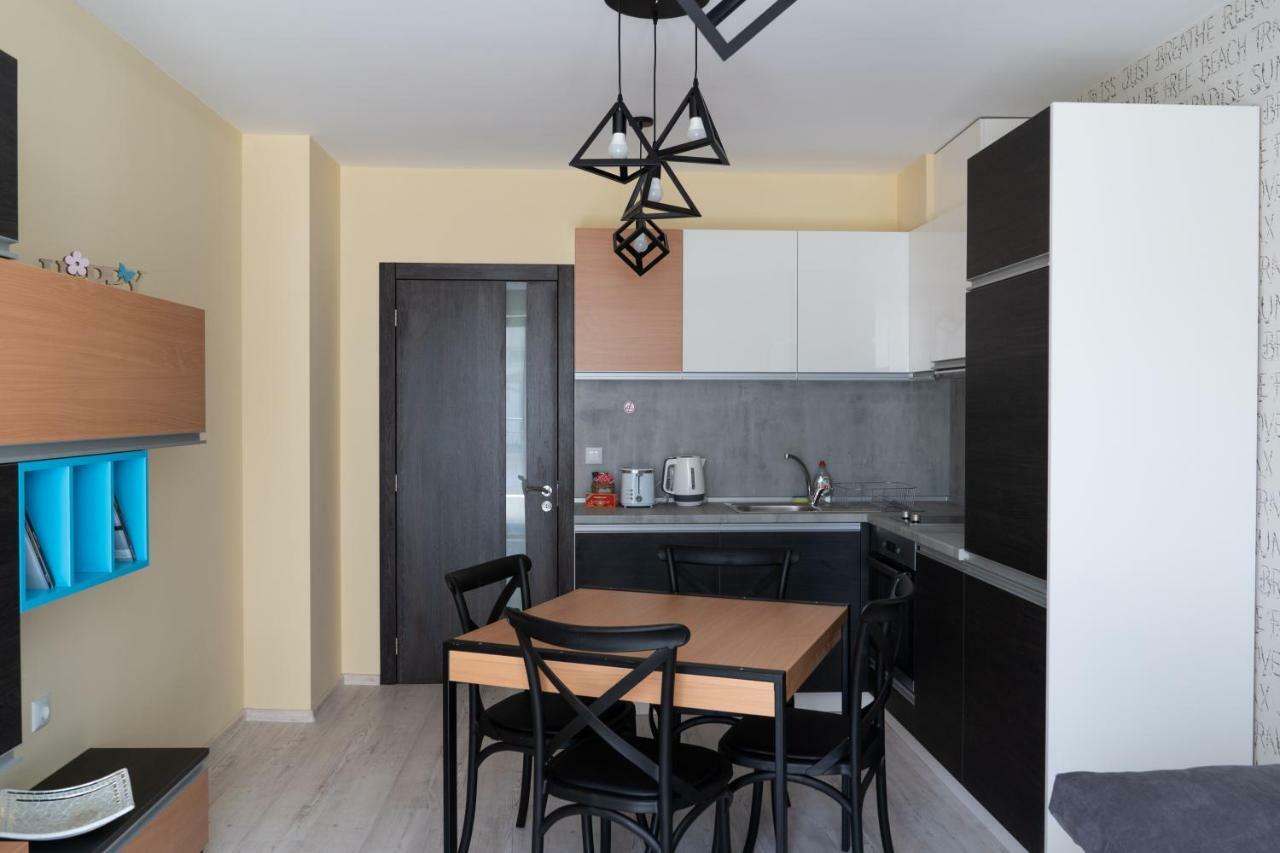 La Familia Apartments Warna Exterior foto