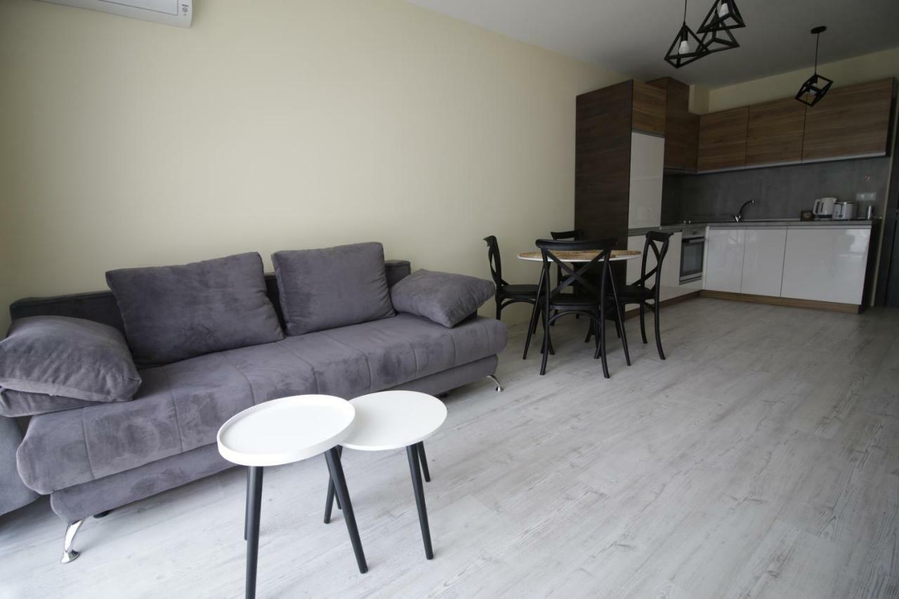 La Familia Apartments Warna Exterior foto