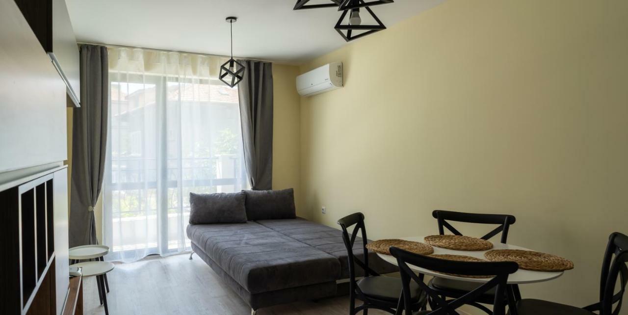 La Familia Apartments Warna Exterior foto