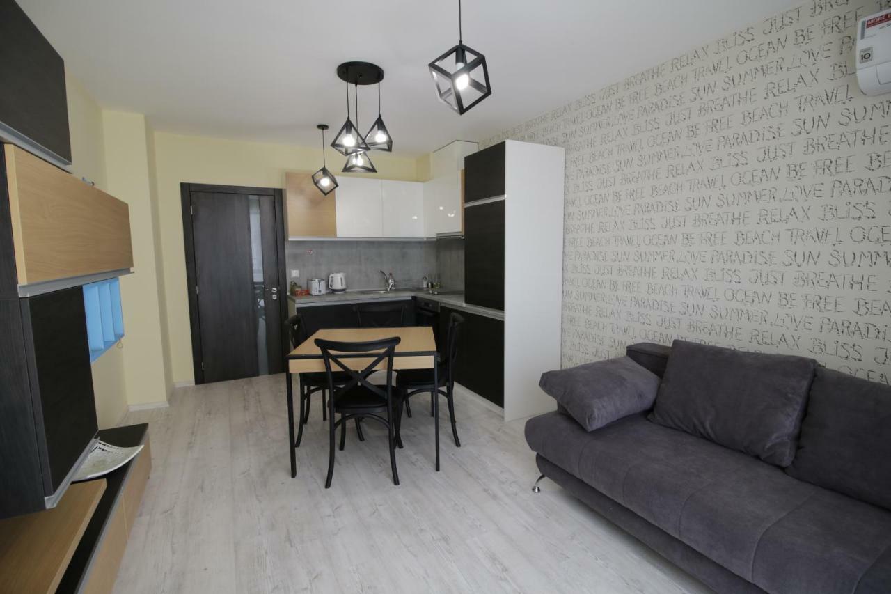 La Familia Apartments Warna Exterior foto